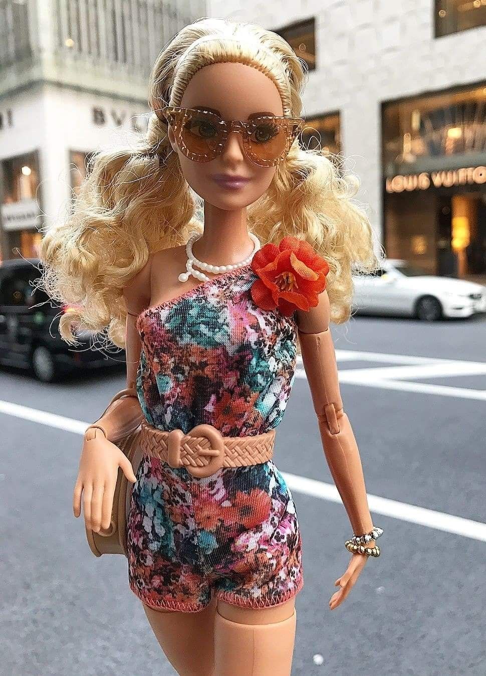 Sau hơn 60 năm Barbie vẫn thành công trong lĩnh vực thời trang