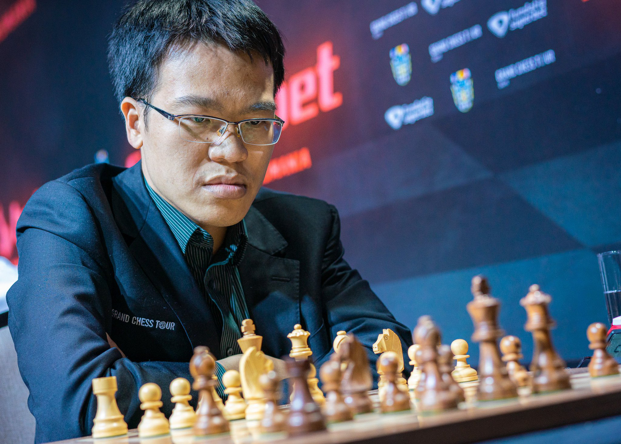 Lê Quang Liêm lần đầu vào tứ kết giải của Carlsen