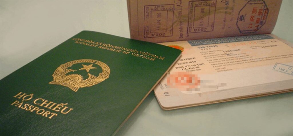 Phải làm gì khi làm mất hộ chiếu khi ở nước ngoài?